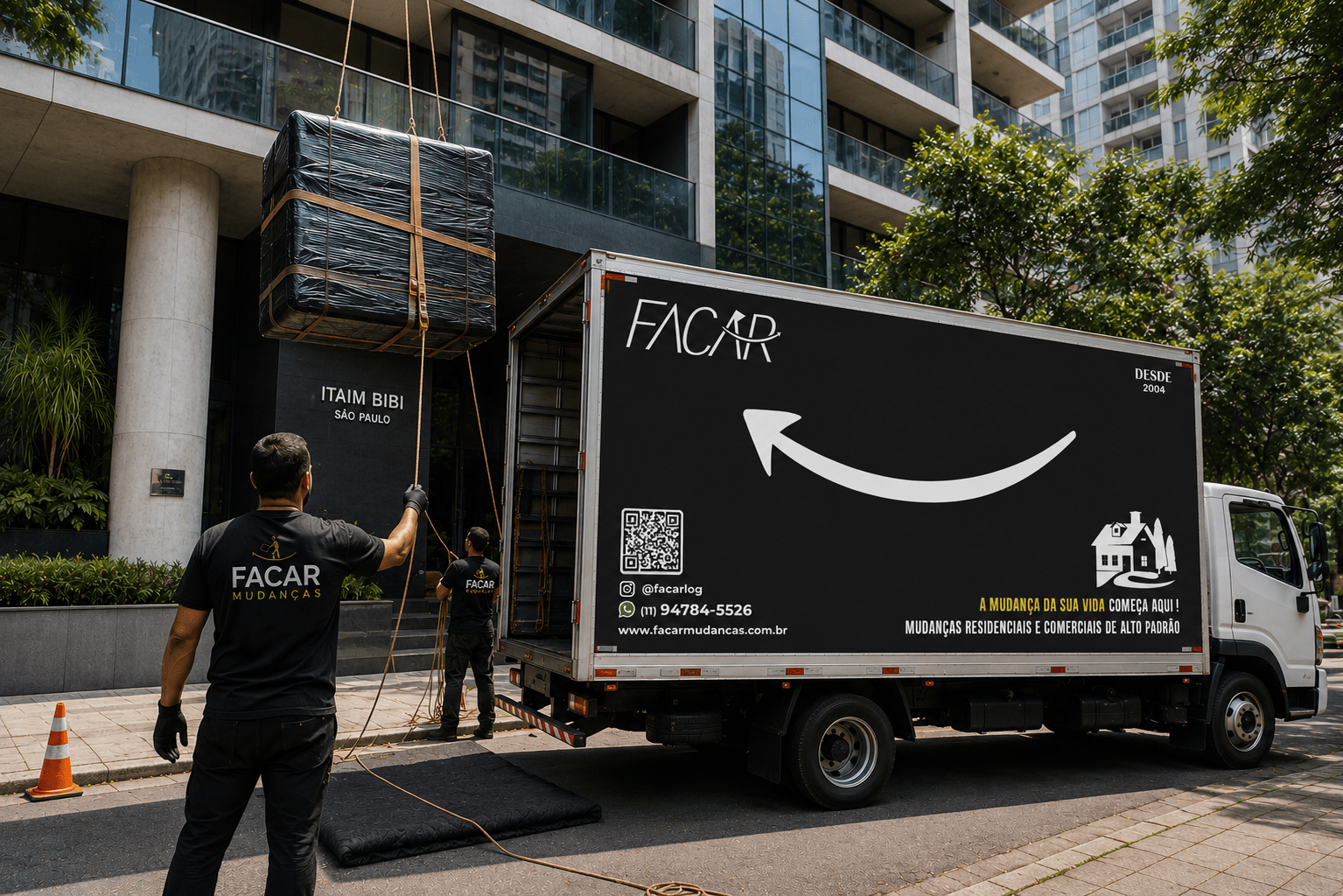 Içamento de móveis realizado pela FACAR Mudanças no Itaim Bibi